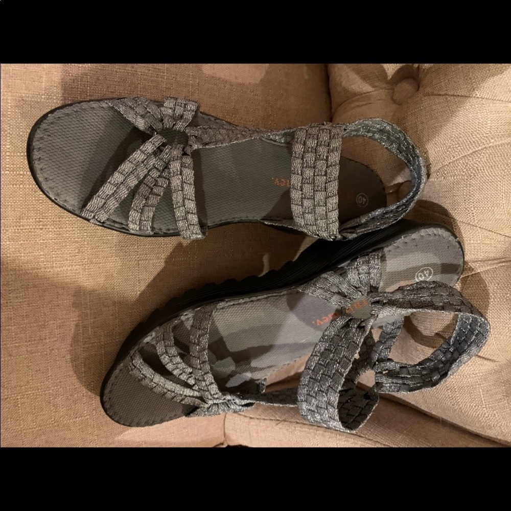 Bernie Mev  Wedge Sandle Size 40/10